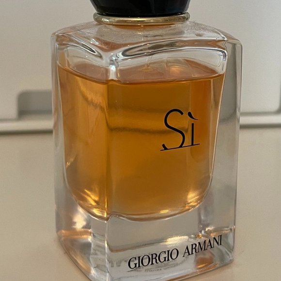 Giorgio Armani Beauty Si Eau de Parfum 1.0 oz - Picture 3 of 6